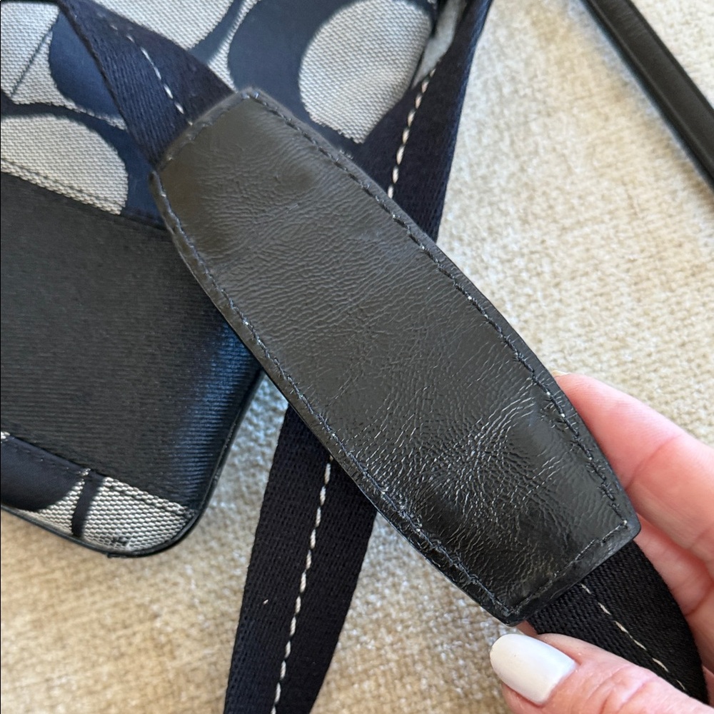 NWOT Coach Crossbody Bag - Picture 7 of 7